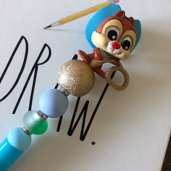 Disney Doorables: Mickey Mouse & Friends: Dale handmade beaded pen - Picture 1 of 3